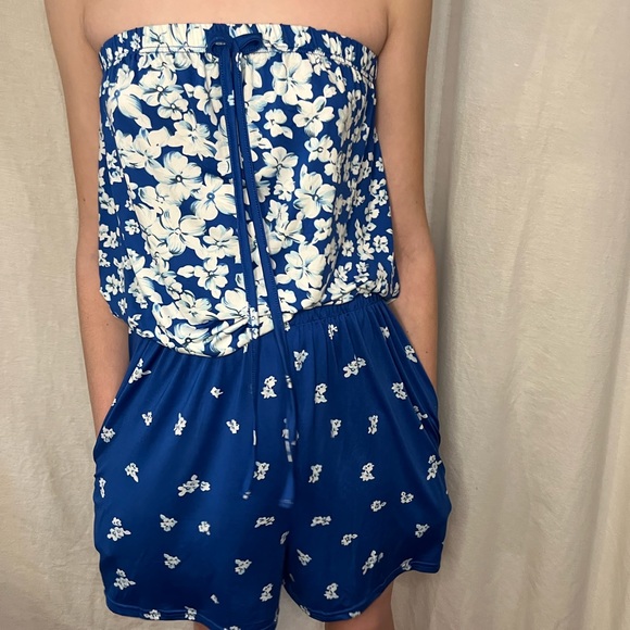 CW Classics Romper Blue Floral sz Small - Picture 7 of 10